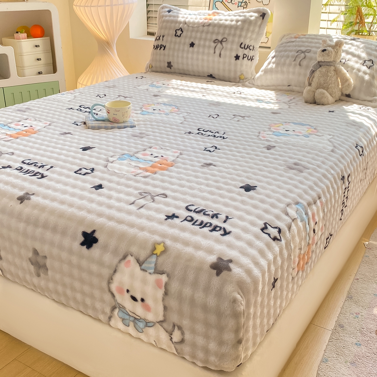 91家纺网 家纺一手货源 找家纺 眠势力 2025新款暖绒泡泡床笠单件冬季保暖床罩牛奶绒床垫保护套 星星猫咪【暖绒泡泡床笠】