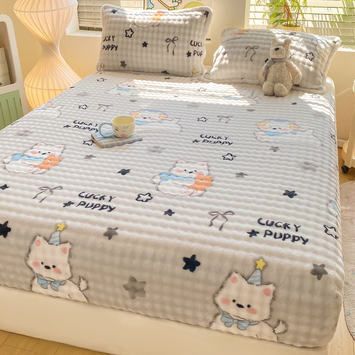 91家纺网 家纺一手货源 找家纺 眠势力 2025新款暖绒泡泡床笠单件冬季保暖床罩牛奶绒床垫保护套 星星猫咪【暖绒泡泡床笠】