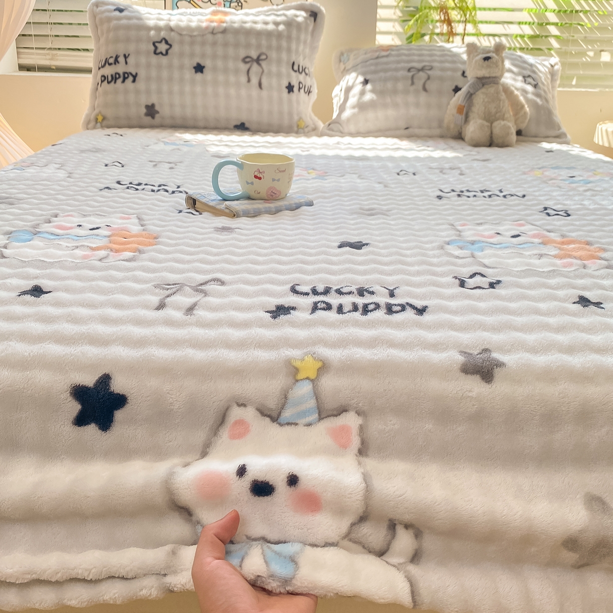 91家纺网 家纺一手货源 找家纺 眠势力 2025新款暖绒泡泡床笠单件冬季保暖床罩牛奶绒床垫保护套 星星猫咪【暖绒泡泡床笠】