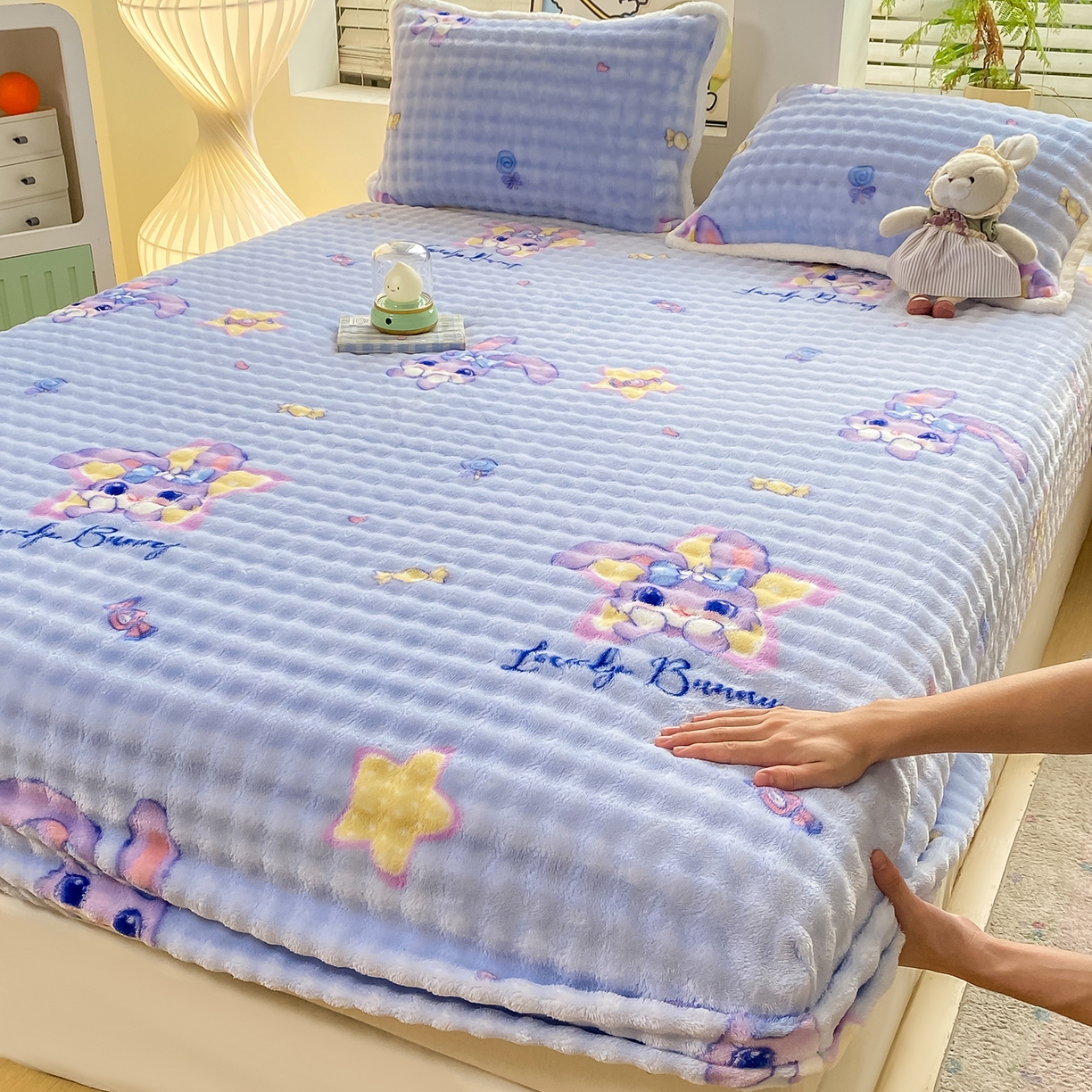 91家纺网 家纺一手货源 找家纺 眠势力 2025新款暖绒泡泡床笠单件冬季保暖床罩牛奶绒床垫保护套 星星梦露【暖绒泡泡床笠】