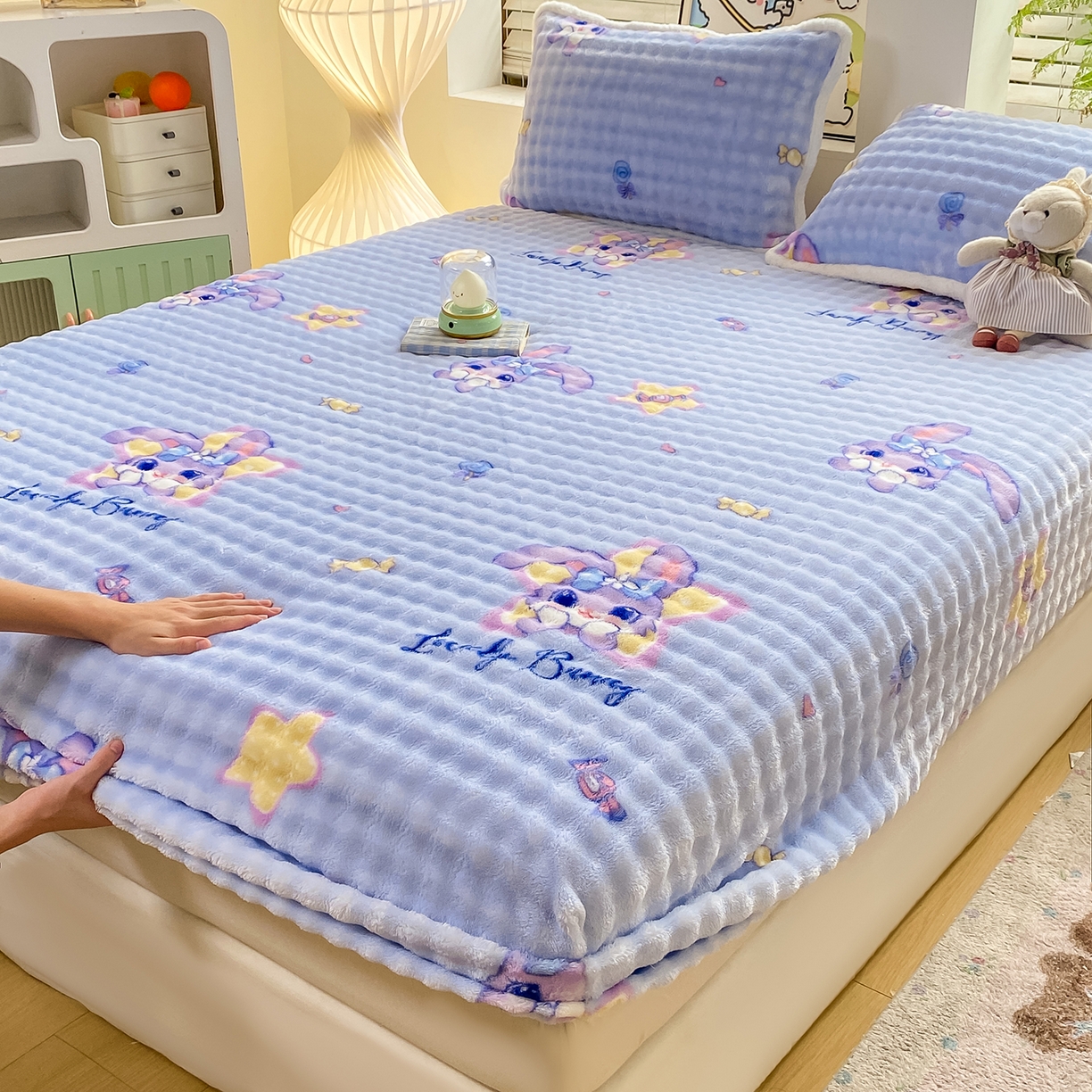 91家纺网 家纺一手货源 找家纺 眠势力 2025新款暖绒泡泡床笠单件冬季保暖床罩牛奶绒床垫保护套 星星梦露【暖绒泡泡床笠】