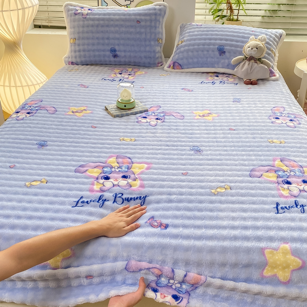 91家纺网 家纺一手货源 找家纺 眠势力 2025新款暖绒泡泡床笠单件冬季保暖床罩牛奶绒床垫保护套 星星梦露【暖绒泡泡床笠】