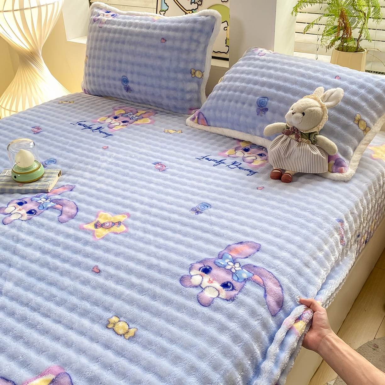 91家纺网 家纺一手货源 找家纺 眠势力 2025新款暖绒泡泡床笠单件冬季保暖床罩牛奶绒床垫保护套 星星梦露【暖绒泡泡床笠】