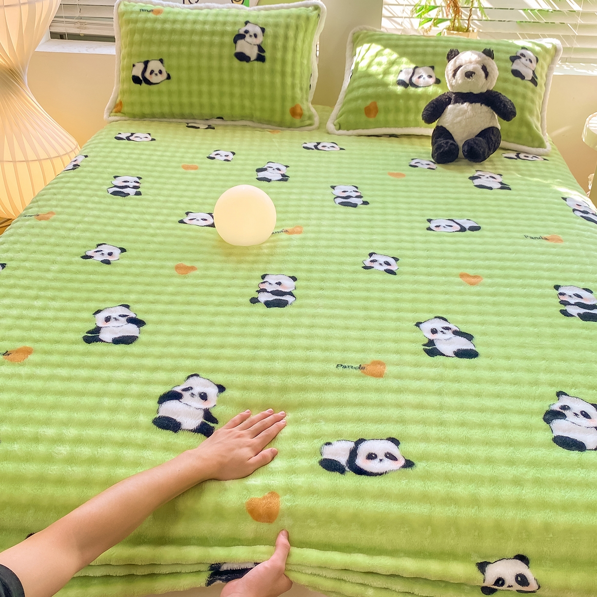 91家纺网 家纺一手货源 找家纺 眠势力 2025新款暖绒泡泡床笠单件冬季保暖床罩牛奶绒床垫保护套 熊猫【暖绒泡泡床笠】