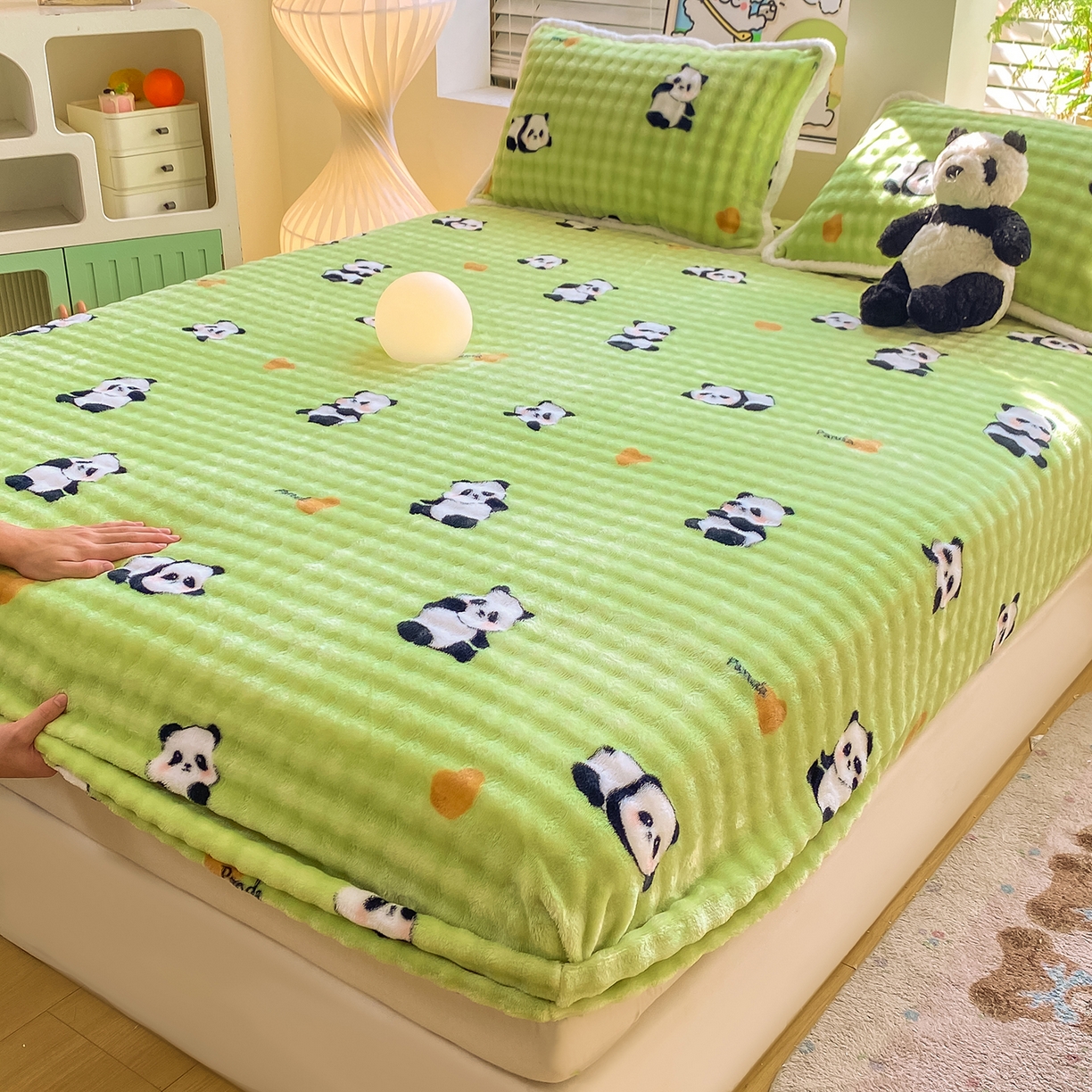 91家纺网 家纺一手货源 找家纺 眠势力 2025新款暖绒泡泡床笠单件冬季保暖床罩牛奶绒床垫保护套 熊猫【暖绒泡泡床笠】