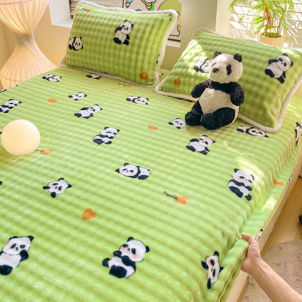 91家纺网 家纺一手货源 找家纺 眠势力 2025新款暖绒泡泡床笠单件冬季保暖床罩牛奶绒床垫保护套 熊猫【暖绒泡泡床笠】