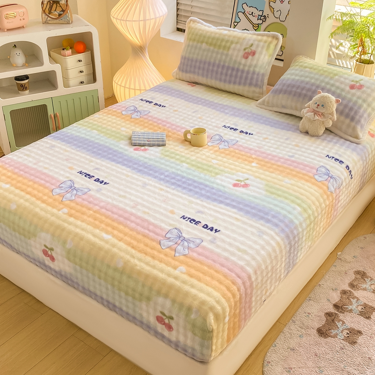 91家纺网 家纺一手货源 找家纺 眠势力 2025新款暖绒泡泡床笠单件冬季保暖床罩牛奶绒床垫保护套 樱桃彩虹【暖绒泡泡床笠】