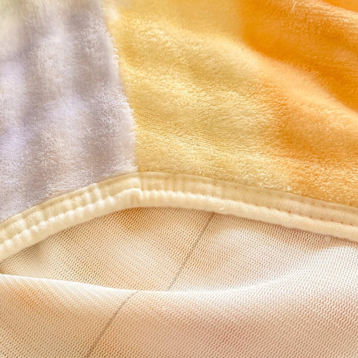 91家纺网 家纺一手货源 找家纺 眠势力 2025新款暖绒泡泡床笠单件冬季保暖床罩牛奶绒床垫保护套 樱桃彩虹【暖绒泡泡床笠】