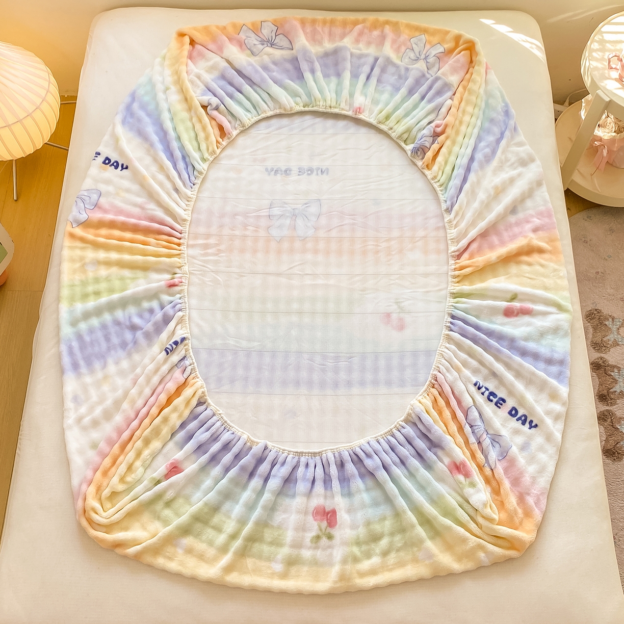 91家纺网 家纺一手货源 找家纺 眠势力 2025新款暖绒泡泡床笠单件冬季保暖床罩牛奶绒床垫保护套 樱桃彩虹【暖绒泡泡床笠】