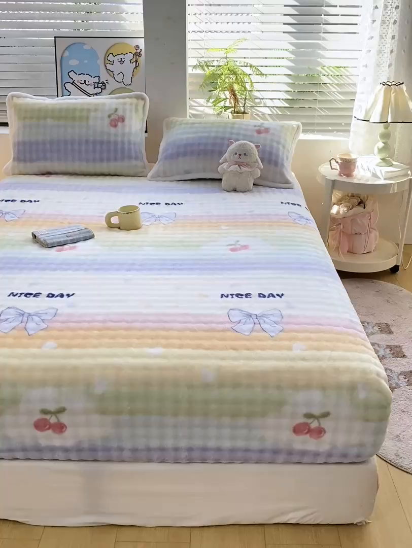 91家纺网 家纺一手货源 找家纺 眠势力 2025新款暖绒泡泡床笠单件冬季保暖床罩牛奶绒床垫保护套 樱桃彩虹【暖绒泡泡床笠】