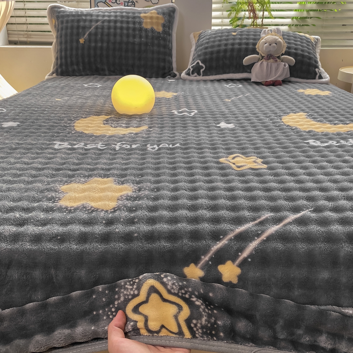 91家纺网 家纺一手货源 找家纺 眠势力 2025新款暖绒泡泡床笠单件冬季保暖床罩牛奶绒床垫保护套 月亮湾【暖绒泡泡床笠】