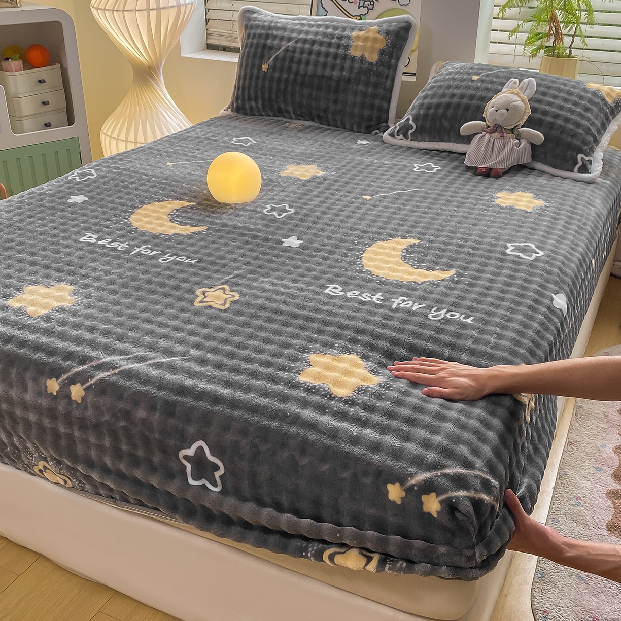 91家纺网 家纺一手货源 找家纺 眠势力 2025新款暖绒泡泡床笠单件冬季保暖床罩牛奶绒床垫保护套 月亮湾【暖绒泡泡床笠】