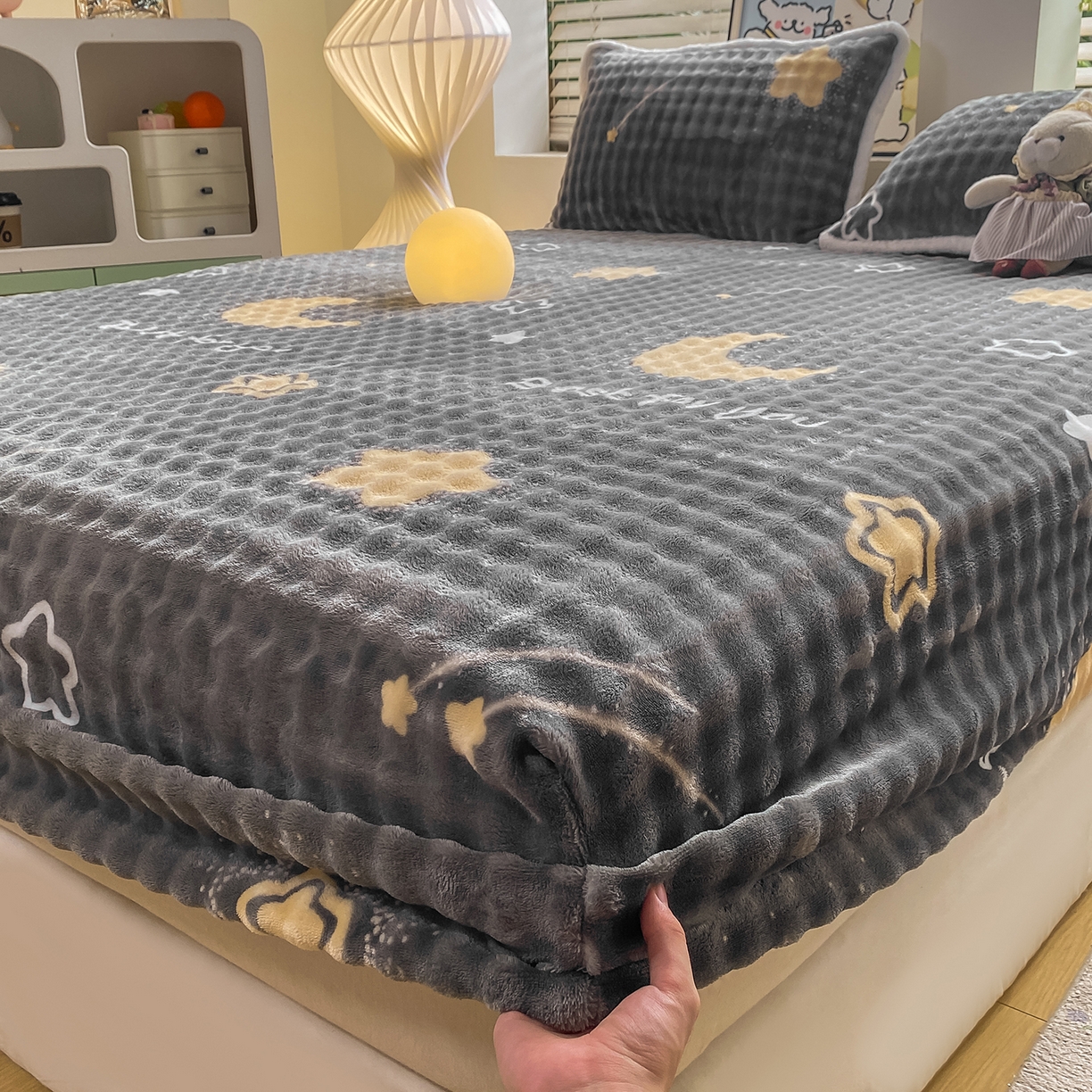 91家纺网 家纺一手货源 找家纺 眠势力 2025新款暖绒泡泡床笠单件冬季保暖床罩牛奶绒床垫保护套 月亮湾【暖绒泡泡床笠】