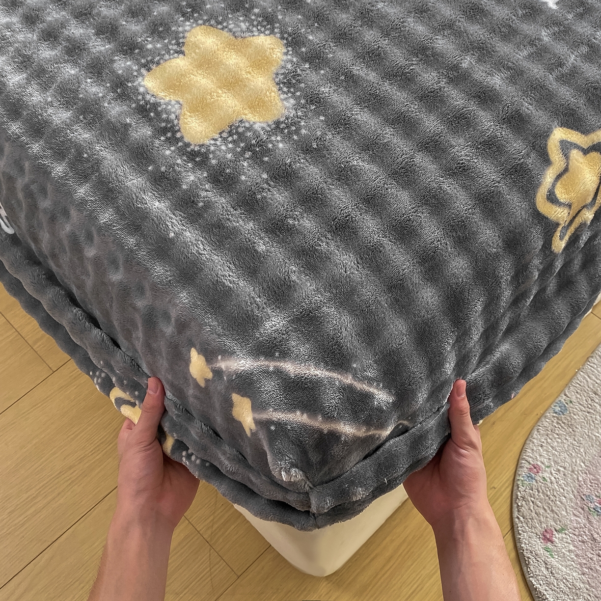 91家纺网 家纺一手货源 找家纺 眠势力 2025新款暖绒泡泡床笠单件冬季保暖床罩牛奶绒床垫保护套 月亮湾【暖绒泡泡床笠】