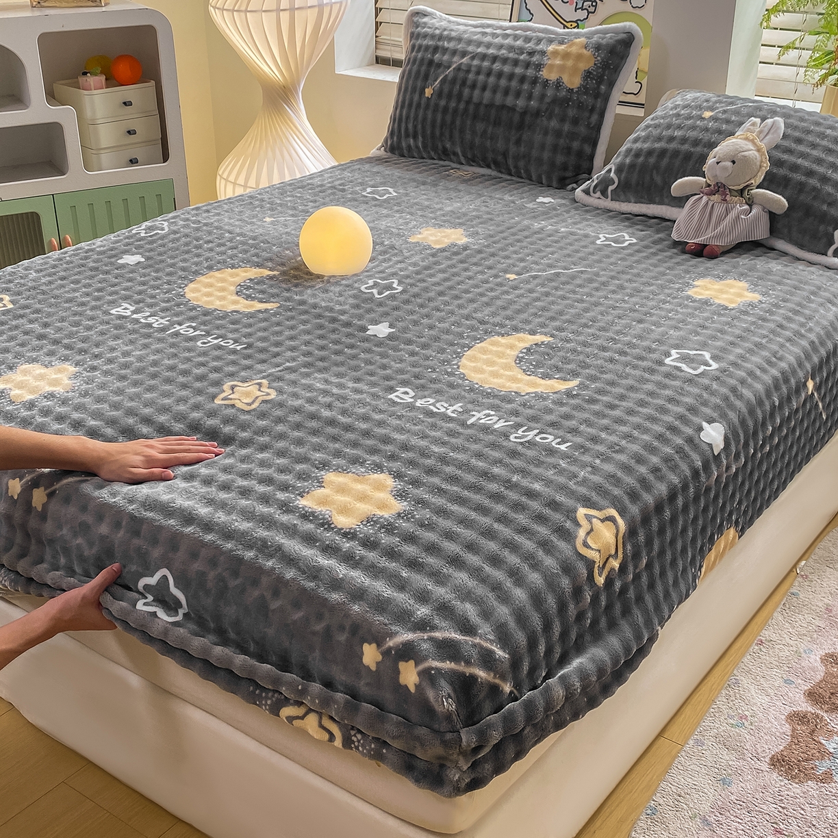 91家纺网 家纺一手货源 找家纺 眠势力 2025新款暖绒泡泡床笠单件冬季保暖床罩牛奶绒床垫保护套 月亮湾【暖绒泡泡床笠】