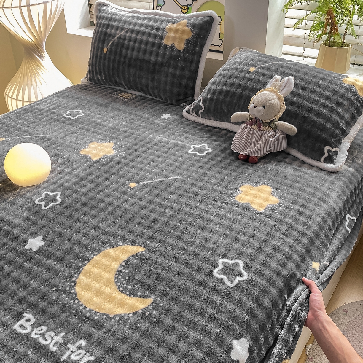 91家纺网 家纺一手货源 找家纺 眠势力 2025新款暖绒泡泡床笠单件冬季保暖床罩牛奶绒床垫保护套 月亮湾【暖绒泡泡床笠】