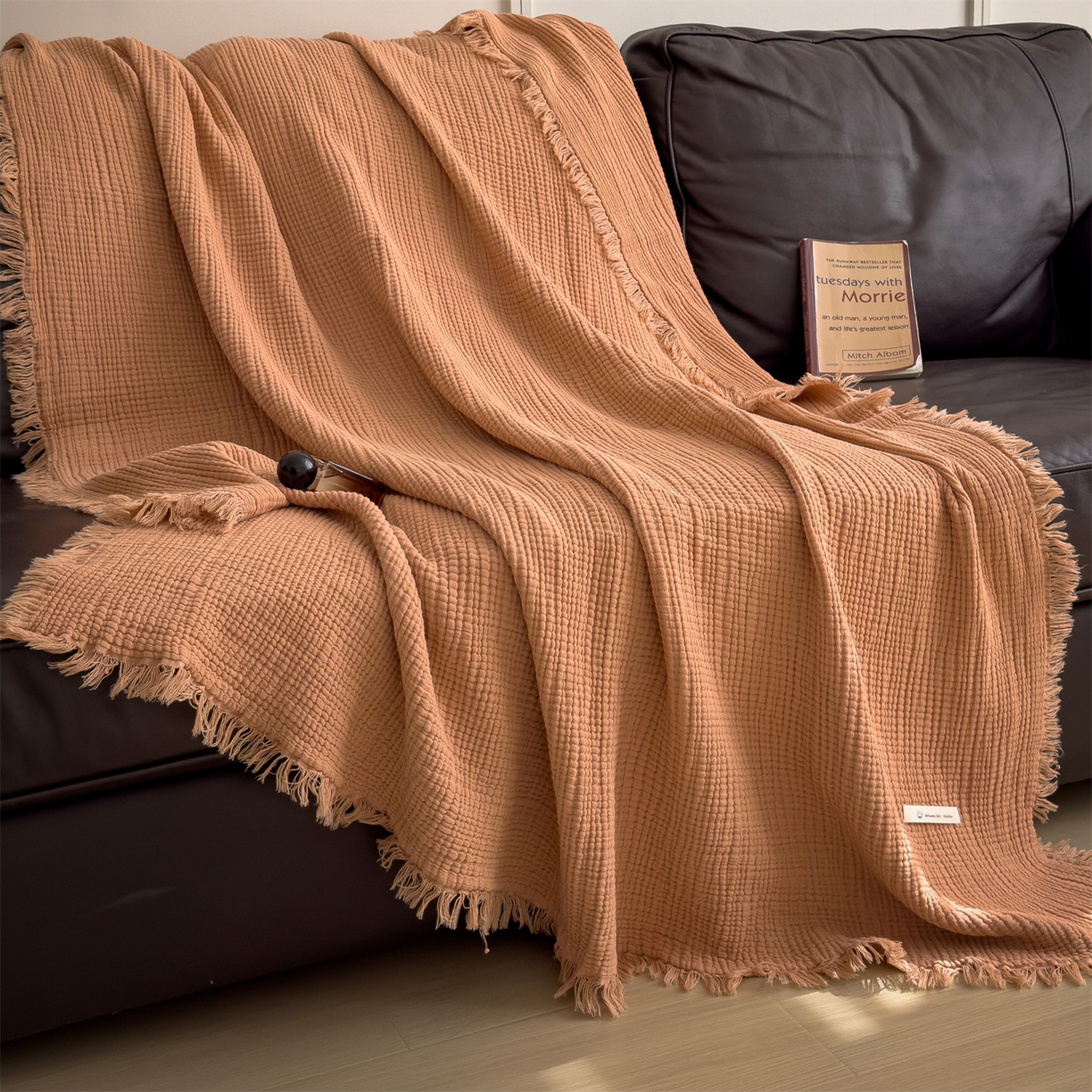 91家纺网 家纺一手货源 找家纺 兄弟坊 2026新款美拉德全棉夏被纱布毯空调毯飞机毯 雅居-焦枣色