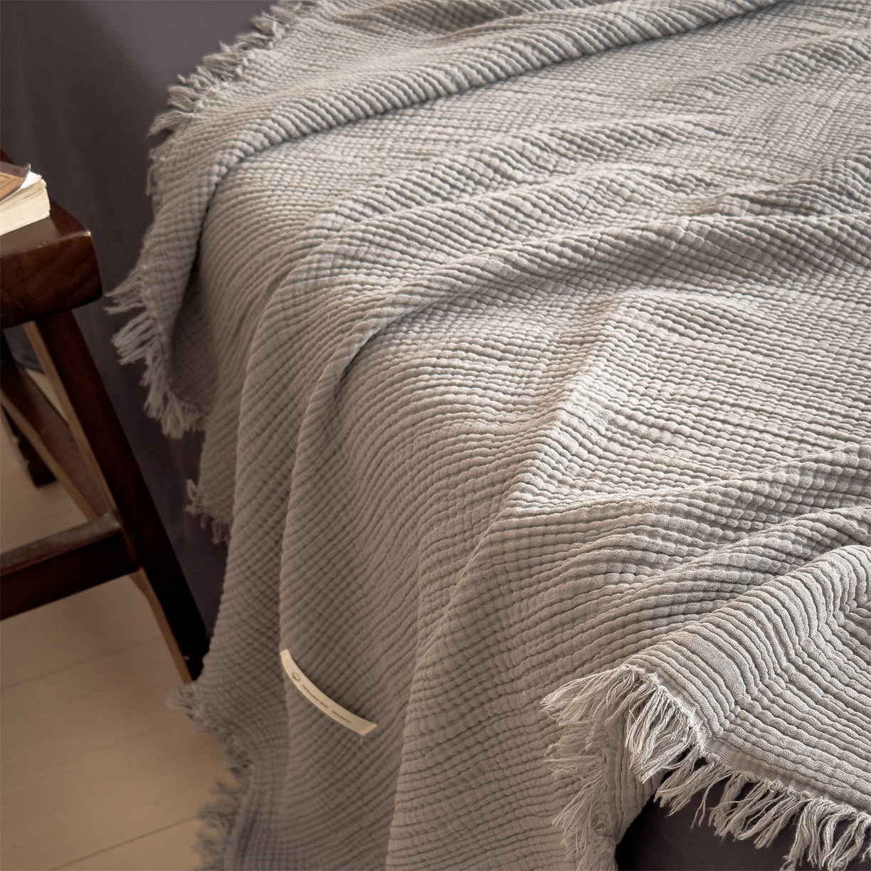 91家纺网 家纺一手货源 找家纺 兄弟坊 2026新款美拉德全棉夏被纱布毯空调毯飞机毯 雅居-雾石灰