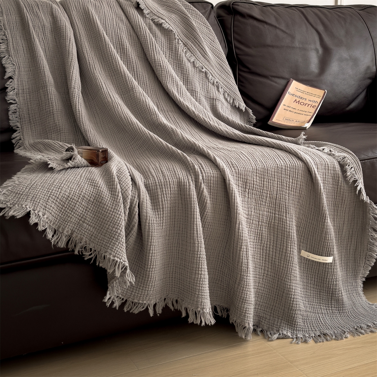 91家纺网 家纺一手货源 找家纺 兄弟坊 2026新款美拉德全棉夏被纱布毯空调毯飞机毯 雅居-雾石灰