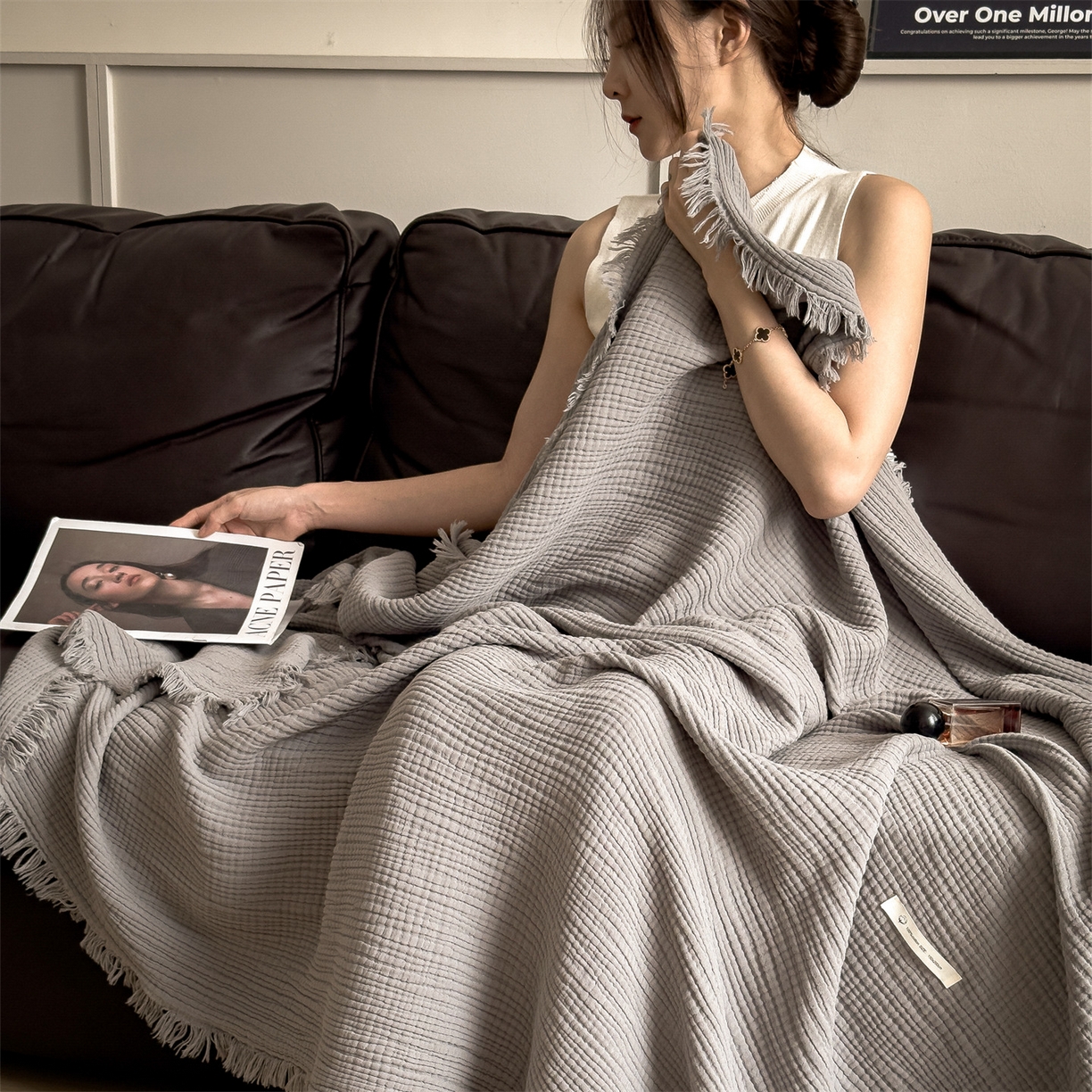 91家纺网 家纺一手货源 找家纺 兄弟坊 2026新款美拉德全棉夏被纱布毯空调毯飞机毯 雅居-雾石灰