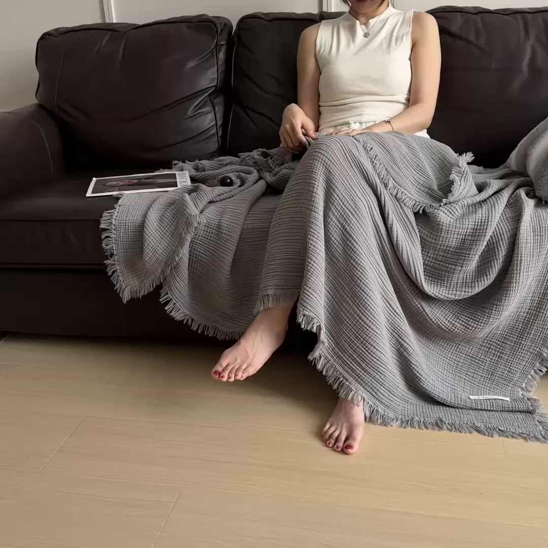 91家纺网 家纺一手货源 找家纺 兄弟坊 2026新款美拉德全棉夏被纱布毯空调毯飞机毯 雅居-雾石灰