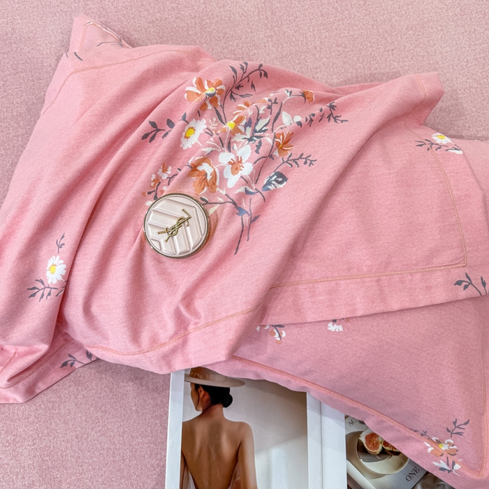 91家纺网 家纺一手货源 找家纺 凌鼎 2025新款喷气加厚磨毛四件套系列1 望夏花艺粉