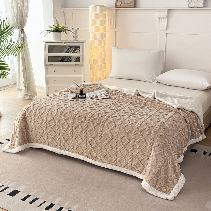 91家纺网 家纺一手货源 找家纺 云尚床笠 2025新款提花大包边AB版塔芙绒羊羔绒毯子舒棉绒四季毛毯毯子 卡其色