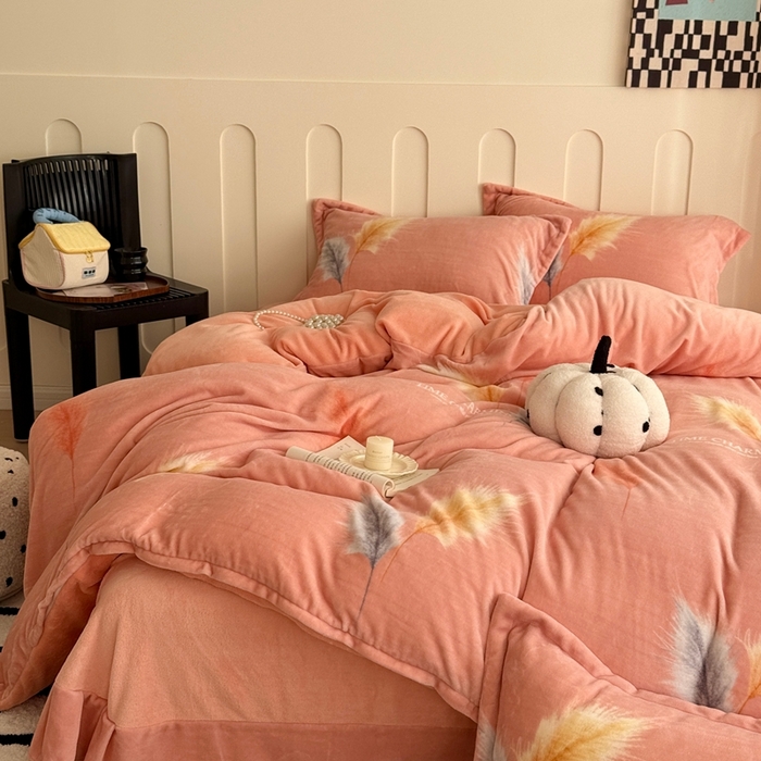 91家纺网 家纺一手货源 找家纺 （总）于果 2025新款牛奶绒印花四件套