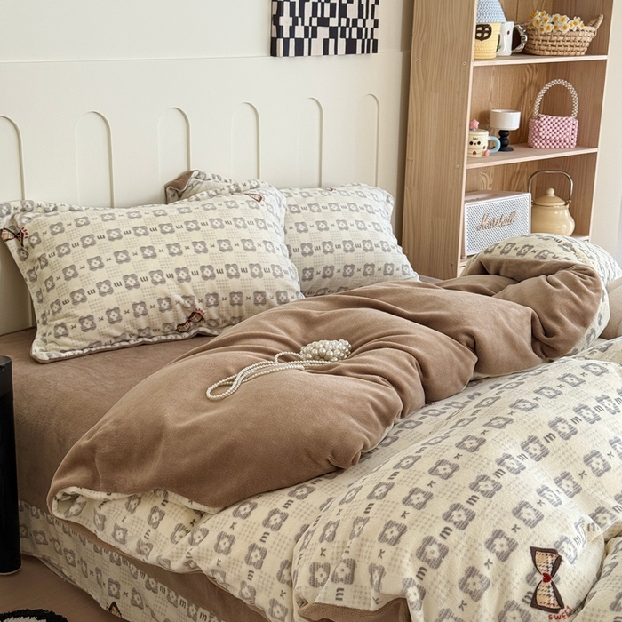 91家纺网 家纺一手货源 找家纺 于果 2025新款牛奶绒印花四件套 蝴蝶结