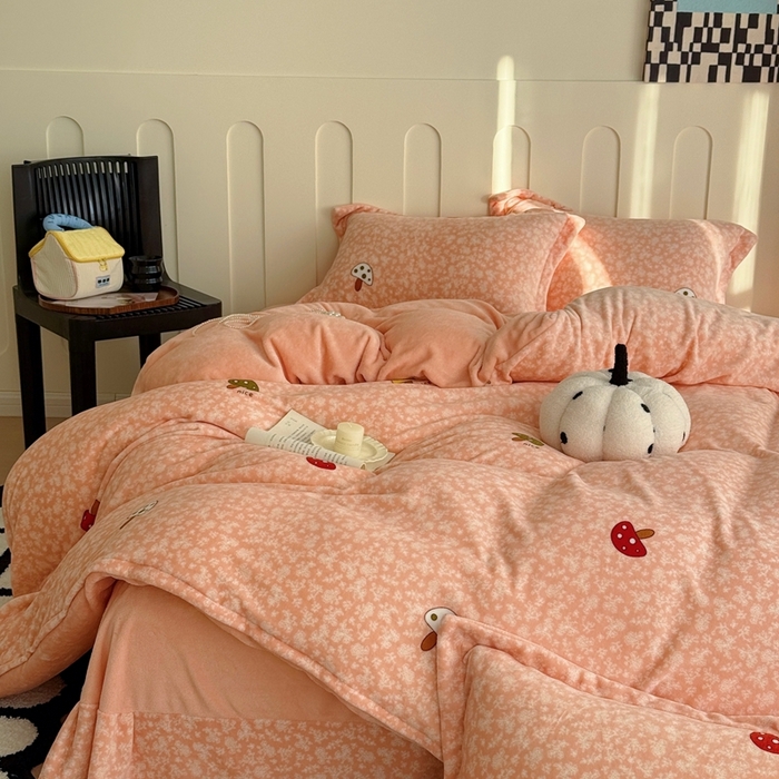 于果 2025新款牛奶绒印花四件套 蘑菇粉