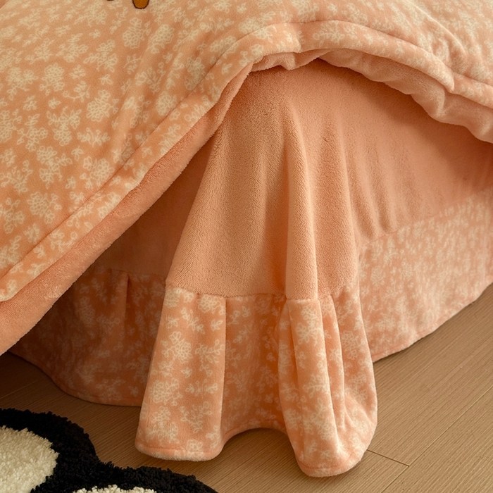 91家纺网 家纺一手货源 找家纺 于果 2025新款牛奶绒印花四件套 蘑菇粉