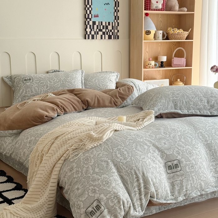 91家纺网 家纺一手货源 找家纺 于果 2025新款牛奶绒印花四件套 轻奢生活