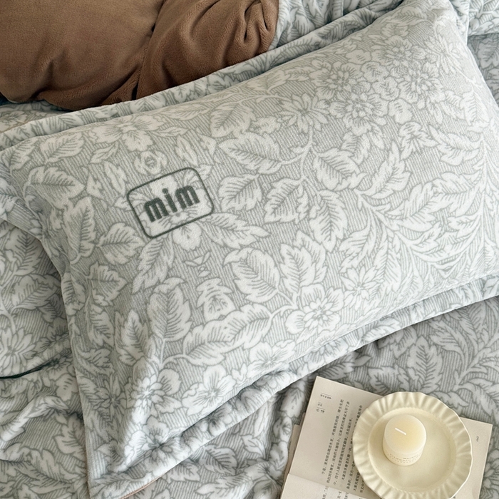 91家纺网 家纺一手货源 找家纺 于果 2025新款牛奶绒印花四件套 轻奢生活