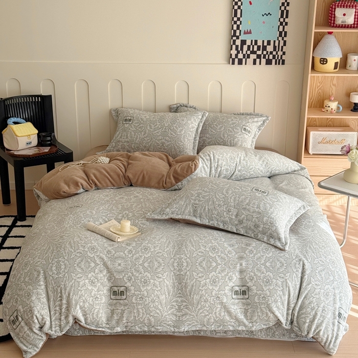 91家纺网 家纺一手货源 找家纺 于果 2025新款牛奶绒印花四件套 轻奢生活