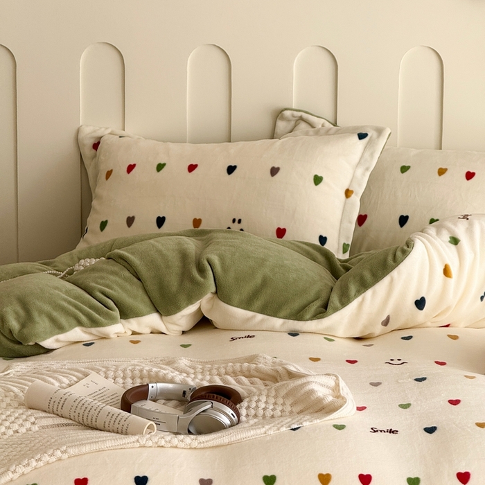 91家纺网 家纺一手货源 找家纺 于果 2025新款牛奶绒印花四件套 甜蜜爱心