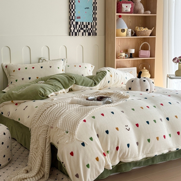 91家纺网 家纺一手货源 找家纺 于果 2025新款牛奶绒印花四件套 甜蜜爱心