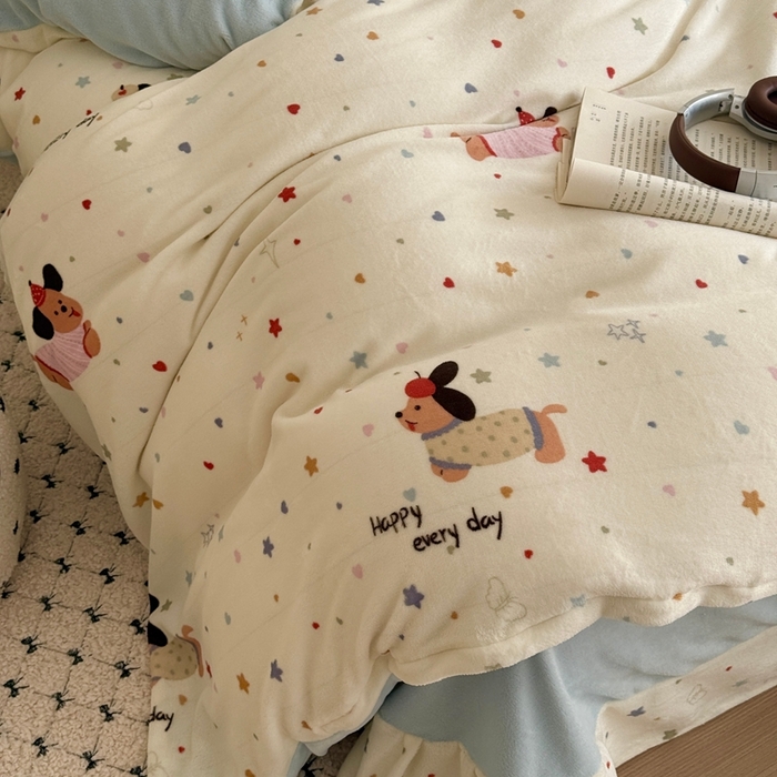 91家纺网 家纺一手货源 找家纺 于果 2025新款牛奶绒印花四件套 童趣星海