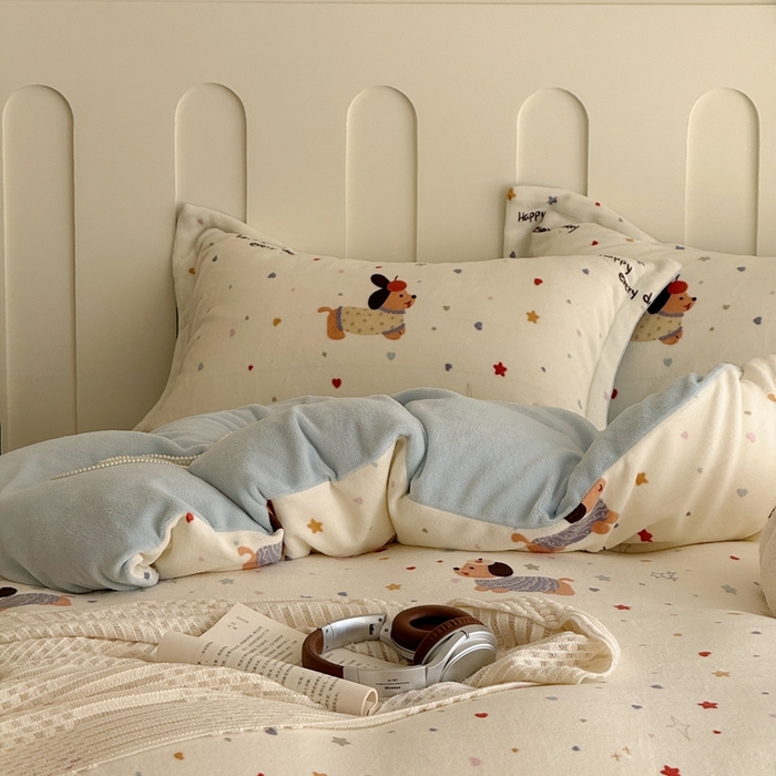 91家纺网 家纺一手货源 找家纺 于果 2025新款牛奶绒印花四件套 童趣星海