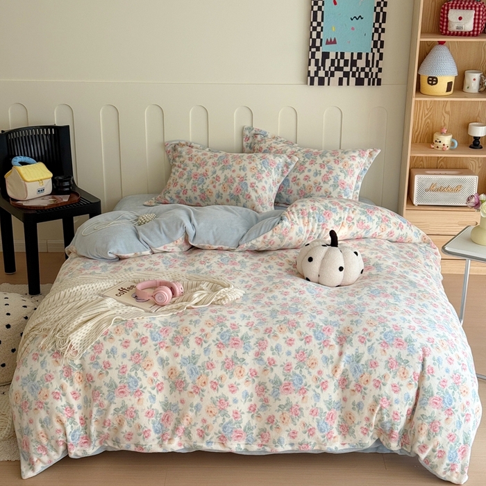 91家纺网 家纺一手货源 找家纺 于果 2025新款牛奶绒印花四件套 夏日花开