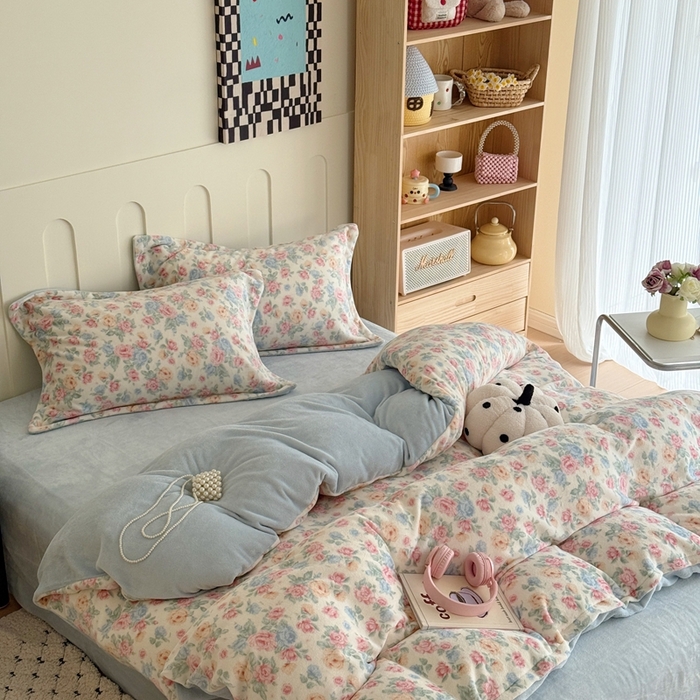 91家纺网 家纺一手货源 找家纺 于果 2025新款牛奶绒印花四件套 夏日花开