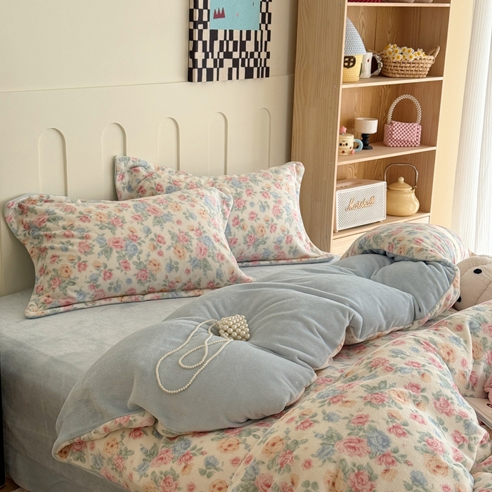 91家纺网 家纺一手货源 找家纺 于果 2025新款牛奶绒印花四件套 夏日花开