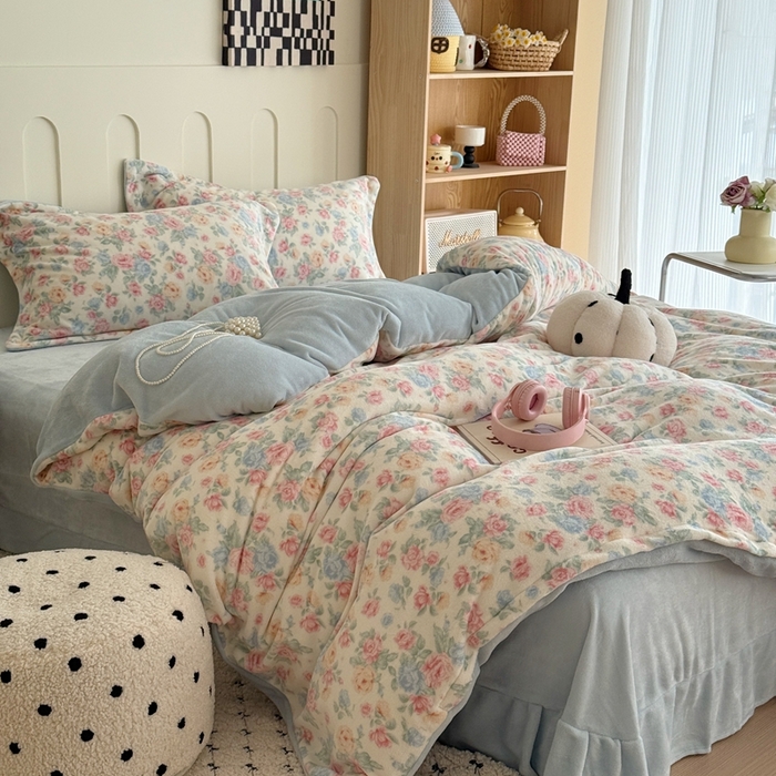 91家纺网 家纺一手货源 找家纺 于果 2025新款牛奶绒印花四件套 夏日花开