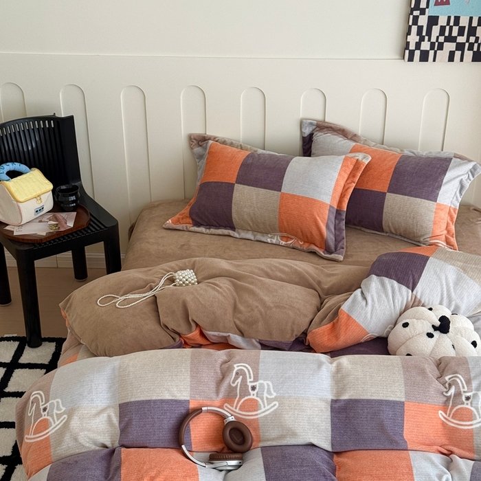 91家纺网 家纺一手货源 找家纺 于果 2025新款牛奶绒印花四件套 小马格