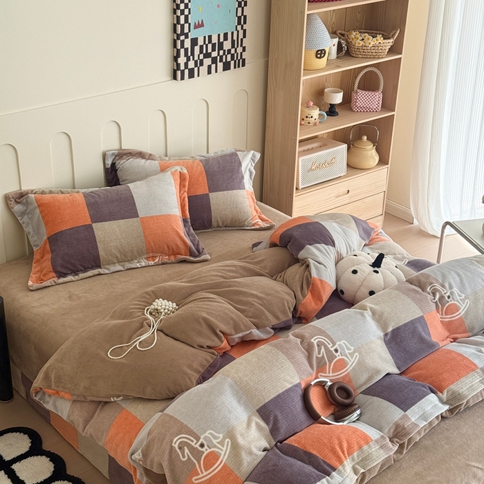 91家纺网 家纺一手货源 找家纺 于果 2025新款牛奶绒印花四件套 小马格