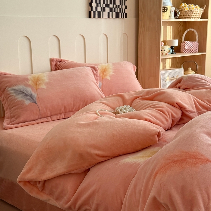 91家纺网 家纺一手货源 找家纺 于果 2025新款牛奶绒印花四件套 羽多吉