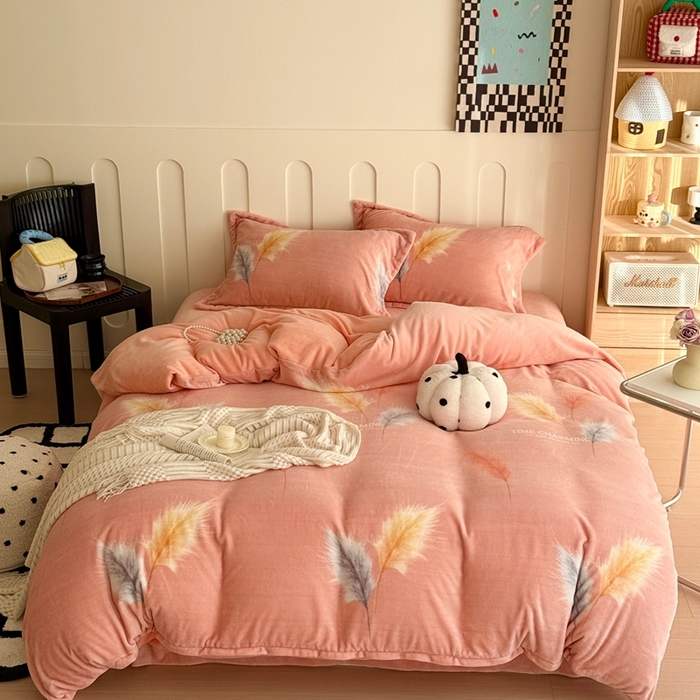 91家纺网 家纺一手货源 找家纺 于果 2025新款牛奶绒印花四件套 羽多吉