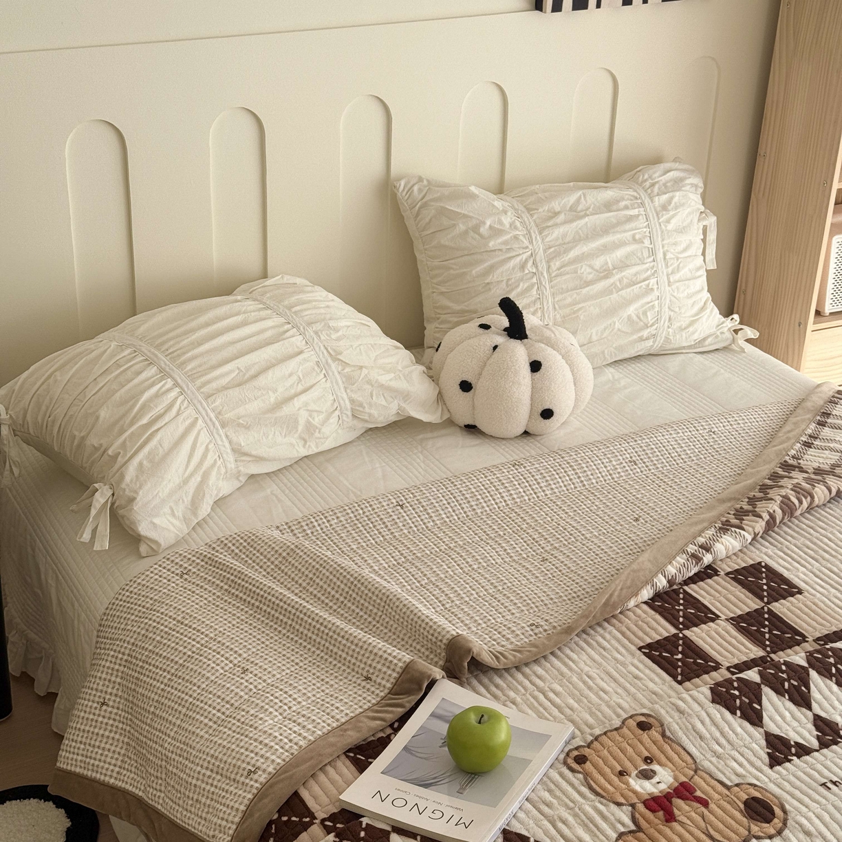 91家纺网 家纺一手货源 找家纺 于果 2025新款牛奶绒床盖单床盖床盖单件 布袋熊