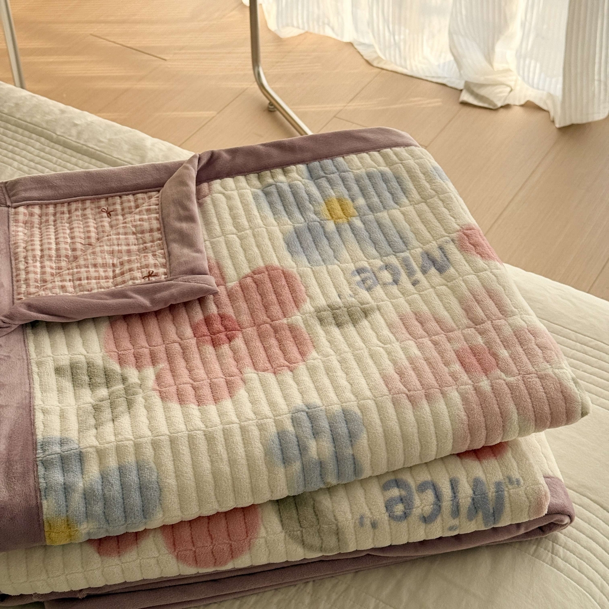 91家纺网 家纺一手货源 找家纺 于果 2025新款牛奶绒床盖单床盖床盖单件 快乐花园