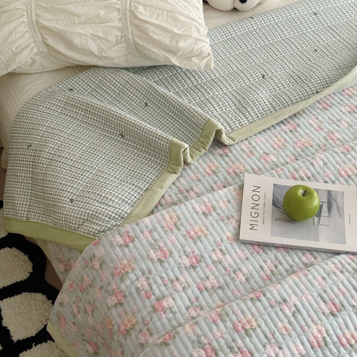 91家纺网 家纺一手货源 找家纺 于果 2025新款牛奶绒床盖单床盖床盖单件 温馨花语蓝