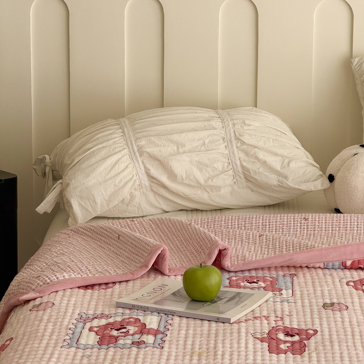 91家纺网 家纺一手货源 找家纺 于果 2025新款牛奶绒床盖单床盖床盖单件 快乐回忆